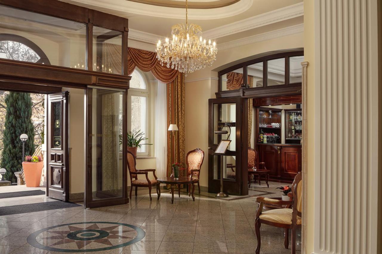 Humboldt Park Hotel & Spa KLV Exterior foto
